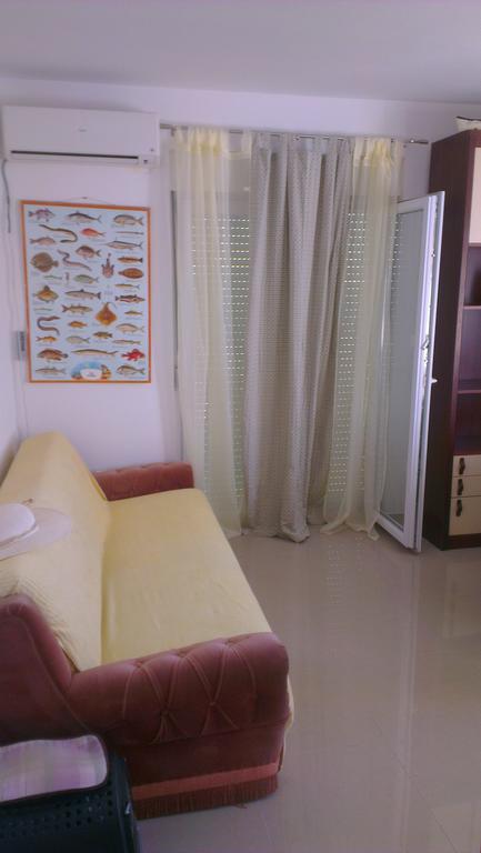 Apartment Feliks Mandre Ruang foto